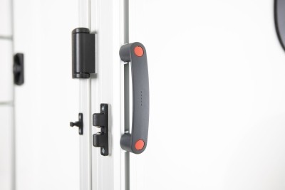 Stema Kofferanhänger 2700 KG 3,05x1,57x1,80 m P-BOX- Plywood STPK O2 27-30-15.2.P18.2 Flügeltüren, P-Box gebremst, Plywood mit 2 x Flügeltür – Bild 6