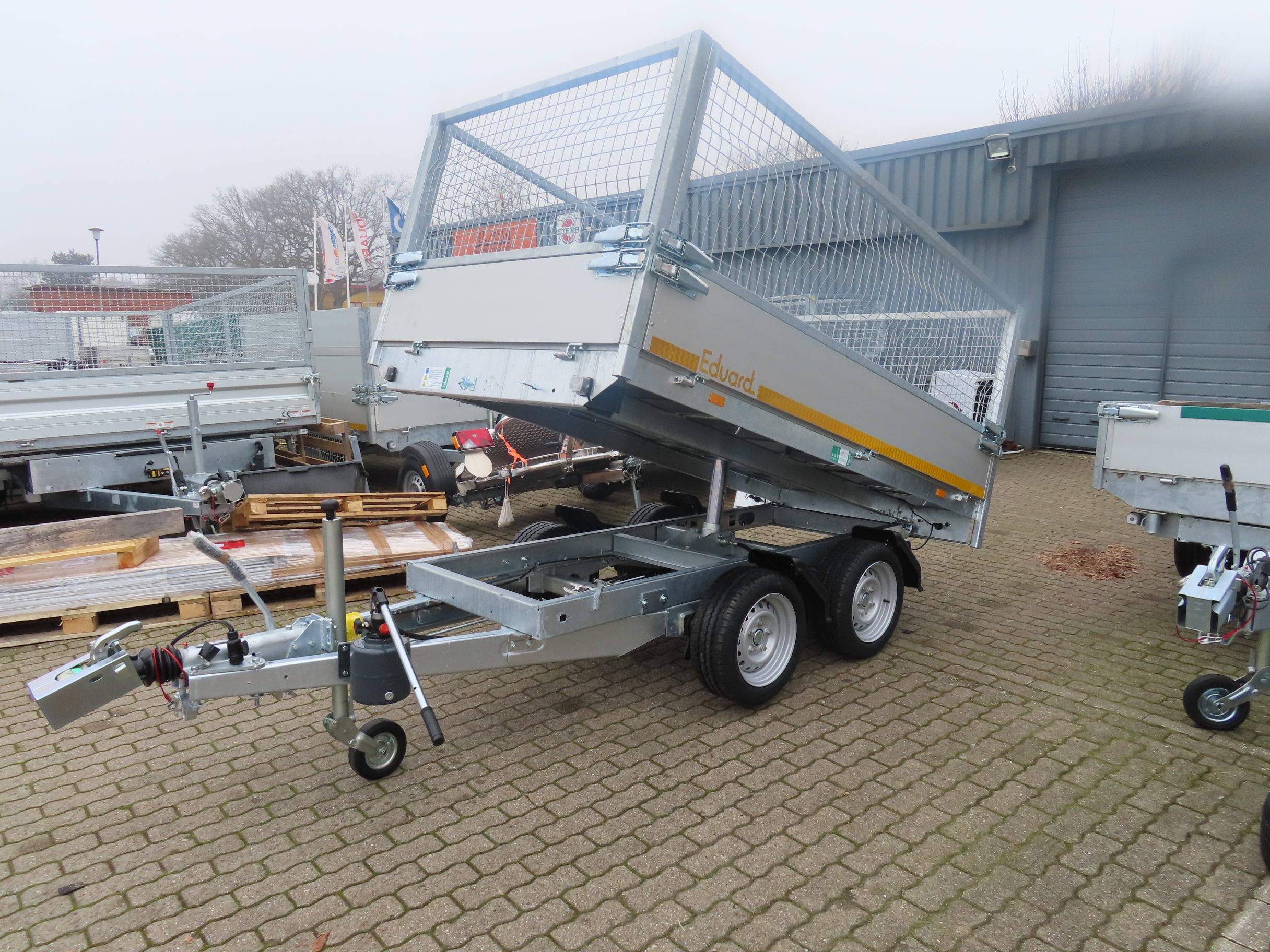 Eduard Heckkipper 2700 KG 2615 Gitteraufsatz PKW Anhänger – Bild 4