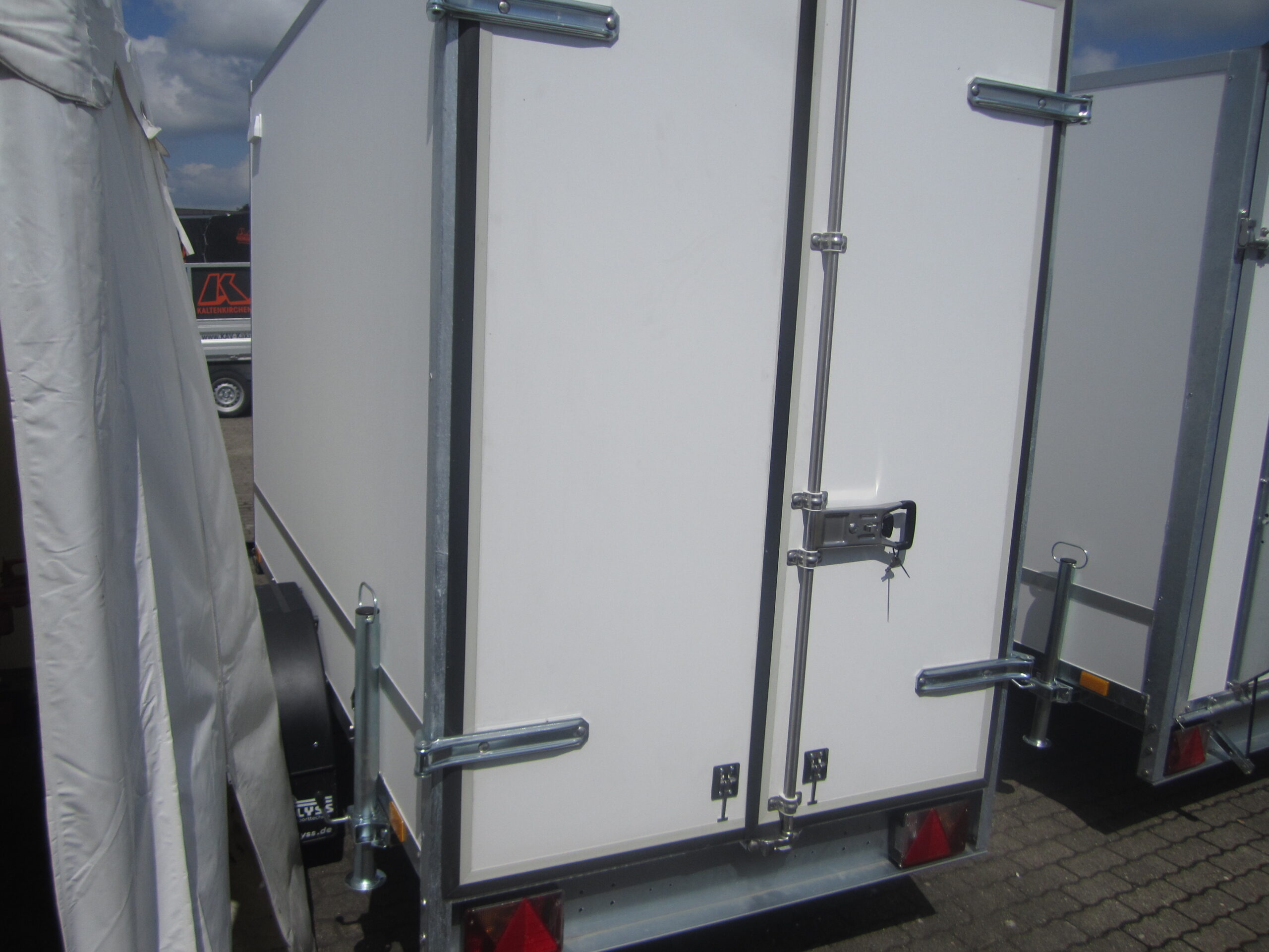 PKW Anhänger Blyss Kofferanhänger 2,62 Rampe 1300 KG1,80 Blyss100 km/h – Bild 5