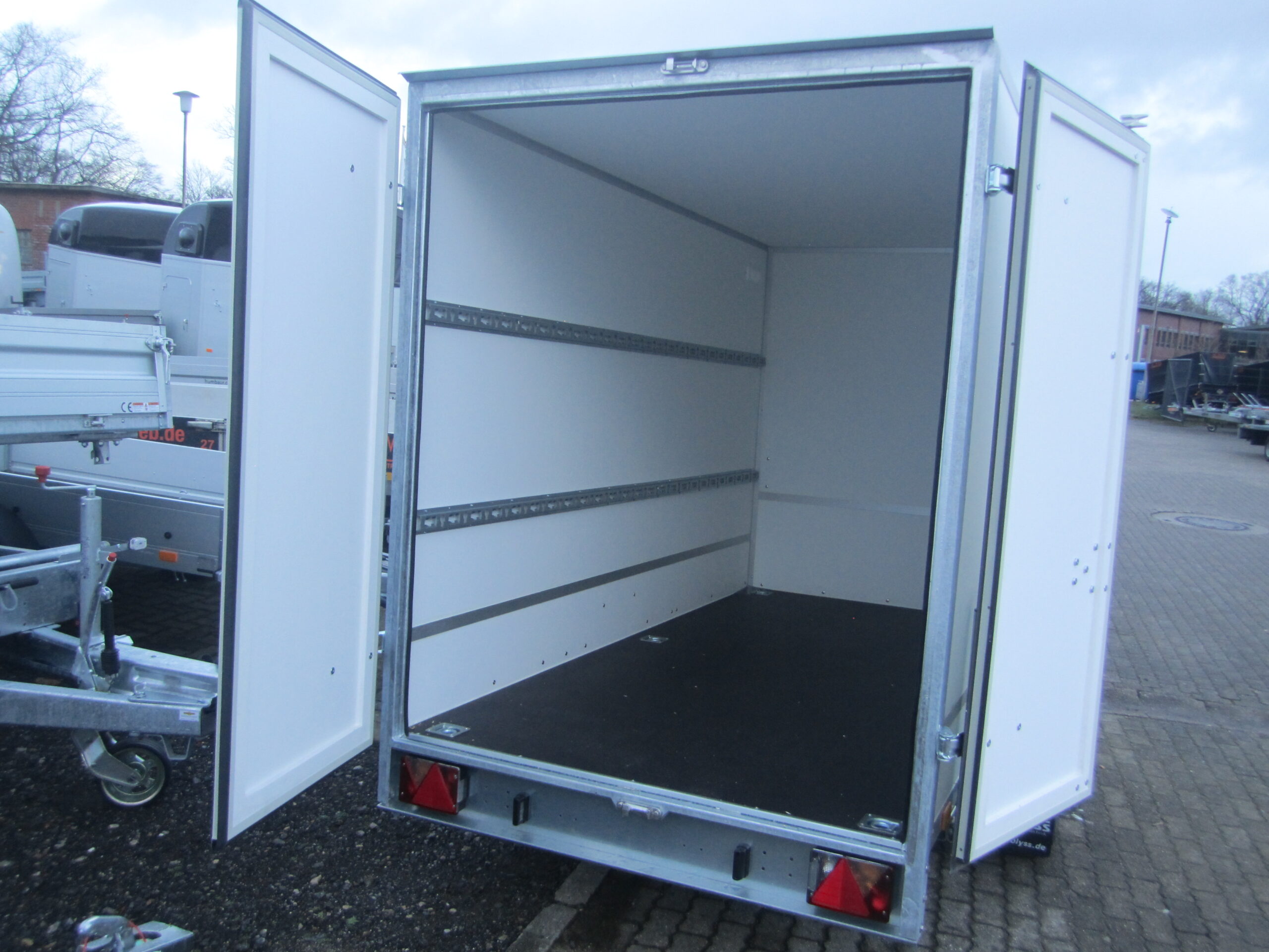 Blyss Kofferanhänger offen