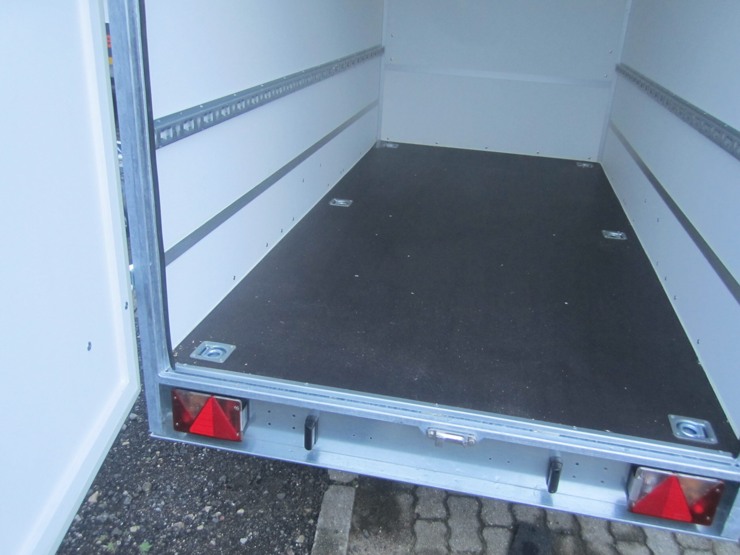 Blyss Kofferanhänger Laderaum