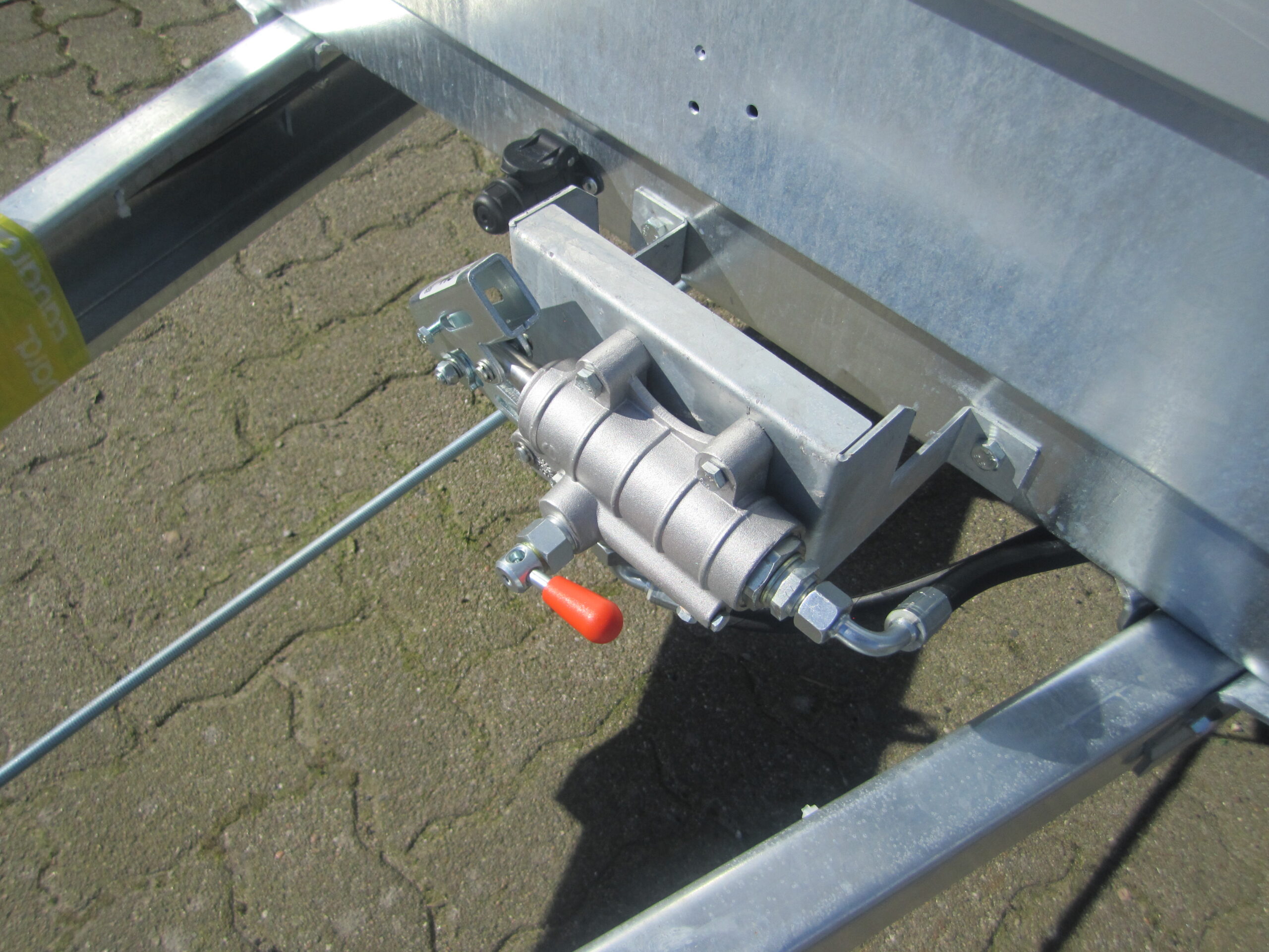 Anhänger EDUARD 3 Seiten Kipper 3,5 t PKW Anhänger Alu Rampen Laubgitter – Bild 3