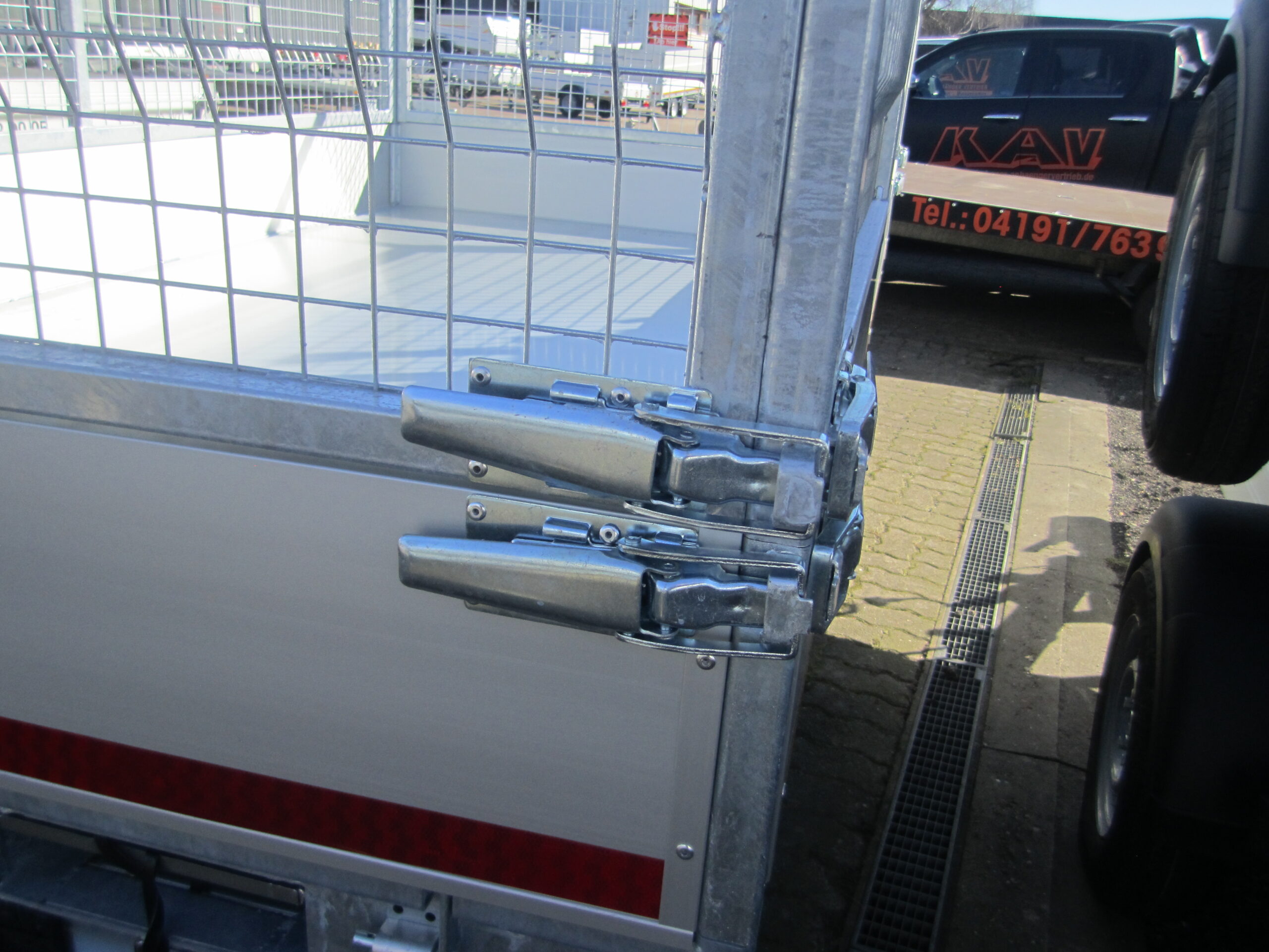 Anhänger EDUARD 3 Seiten Kipper 3,5 t PKW Anhänger Alu Rampen Laubgitter – Bild 9