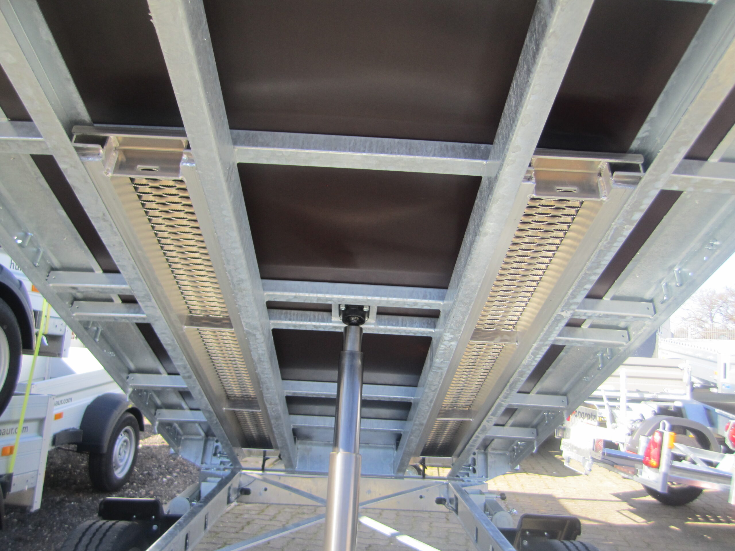 Anhänger EDUARD 3 Seiten Kipper 3,5 t PKW Anhänger Alu Rampen Laubgitter – Bild 11