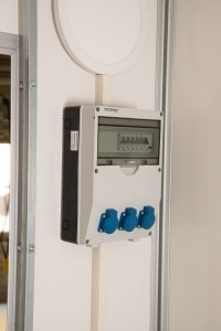 Bauwagen Stema 1300 KG gebremst 1 Achser SHBK O2 13-30-20.1 P23 Tür in Vorderwand, 4 Abstellstützen und Schiebefenster – Bild 3