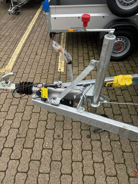 EDUARD 4x2 m . 3,5 t mit 2442 kg Zuladung. 4020 -GD- 3 Seitenkipper, Alu-Auffahrschienen, Bordwände 30cm -3500kg- E & H-Pumpe - Lfh:63cm-195/50R134020 - Laubgitter pendelbar - 70cm hoch – Bild 5