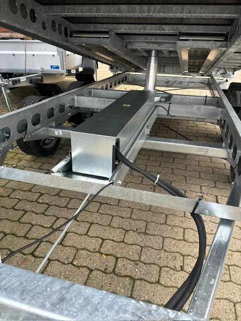 EDUARD 4x2 m . 3,5 t mit 2442 kg Zuladung. 4020 -GD- 3 Seitenkipper, Alu-Auffahrschienen, Bordwände 30cm -3500kg- E & H-Pumpe - Lfh:63cm-195/50R134020 - Laubgitter pendelbar - 70cm hoch – Bild 10