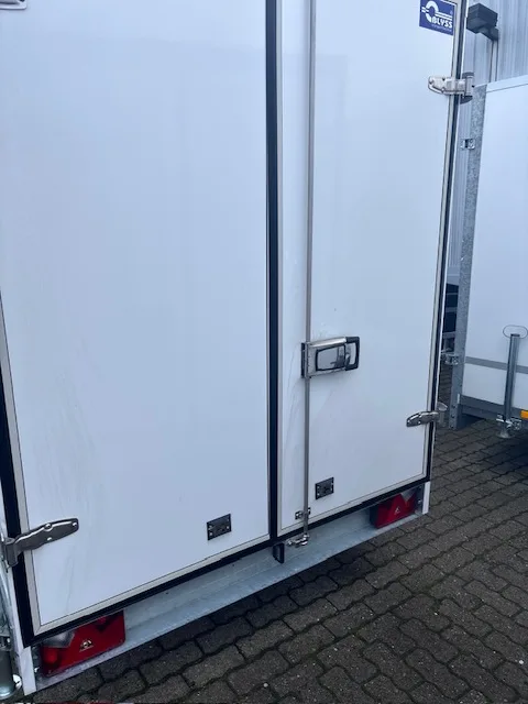 Blyss Kofferanhänger 1300 KG – SANDWICH (PREMIUM LINE) FS1330/180HL Außenwände aus Sandwichwänden 25 mm – Bild 9