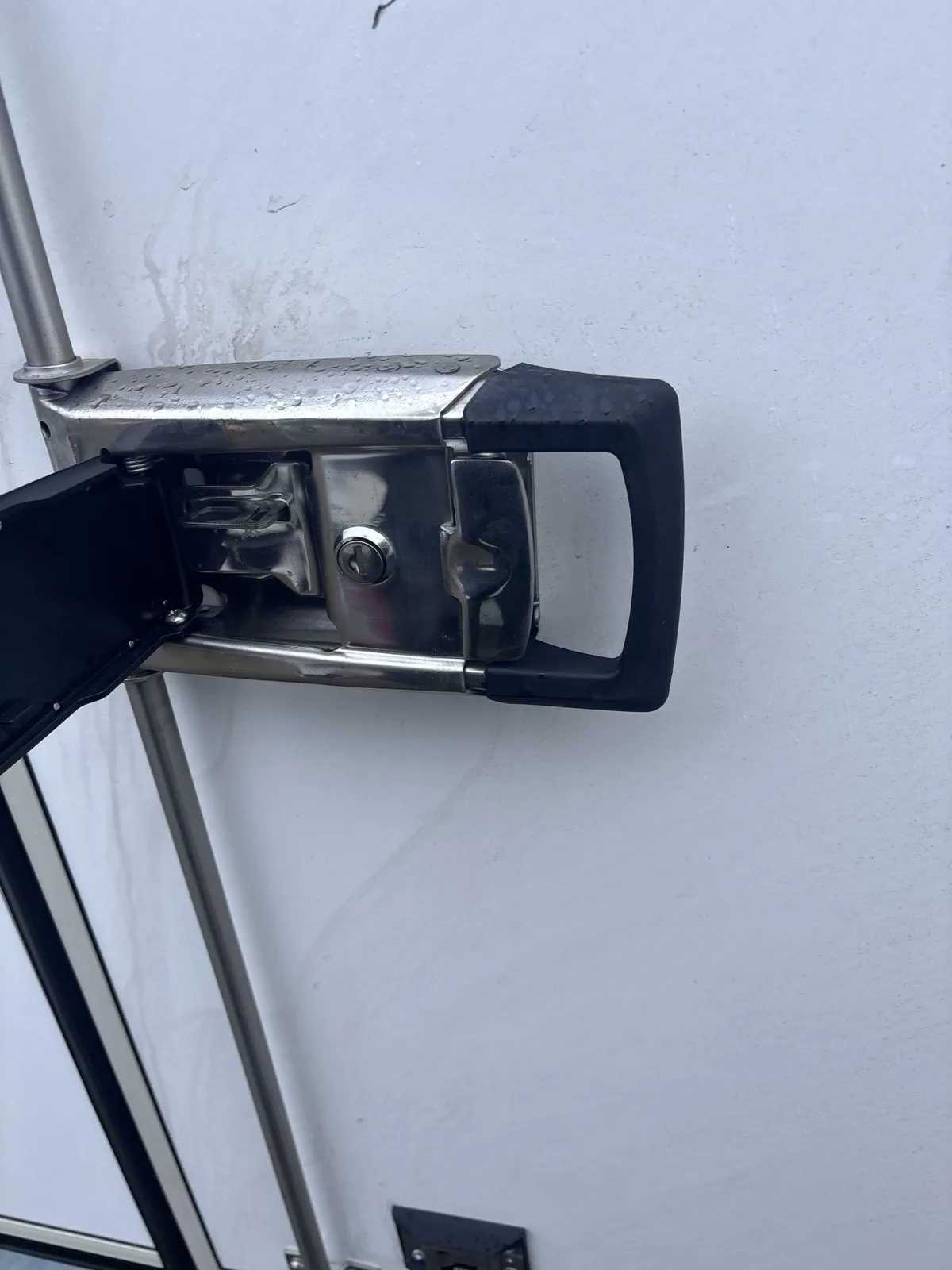 Blyss Kofferanhänger 1300 KG – SANDWICH (PREMIUM LINE) FS1330/180HL Außenwände aus Sandwichwänden 25 mm – Bild 10