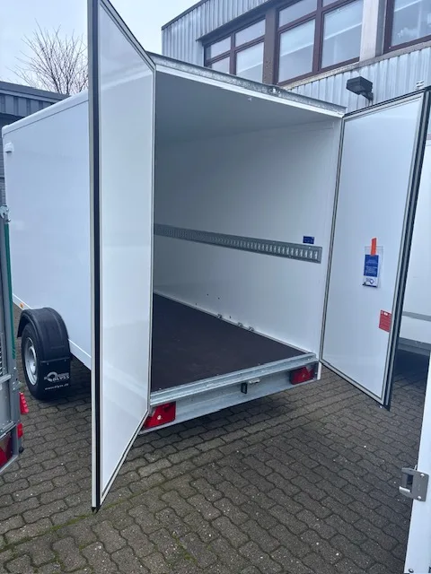 Blyss Kofferanhänger 1300 KG – SANDWICH (PREMIUM LINE) FS1330/180HL Außenwände aus Sandwichwänden 25 mm – Bild 13