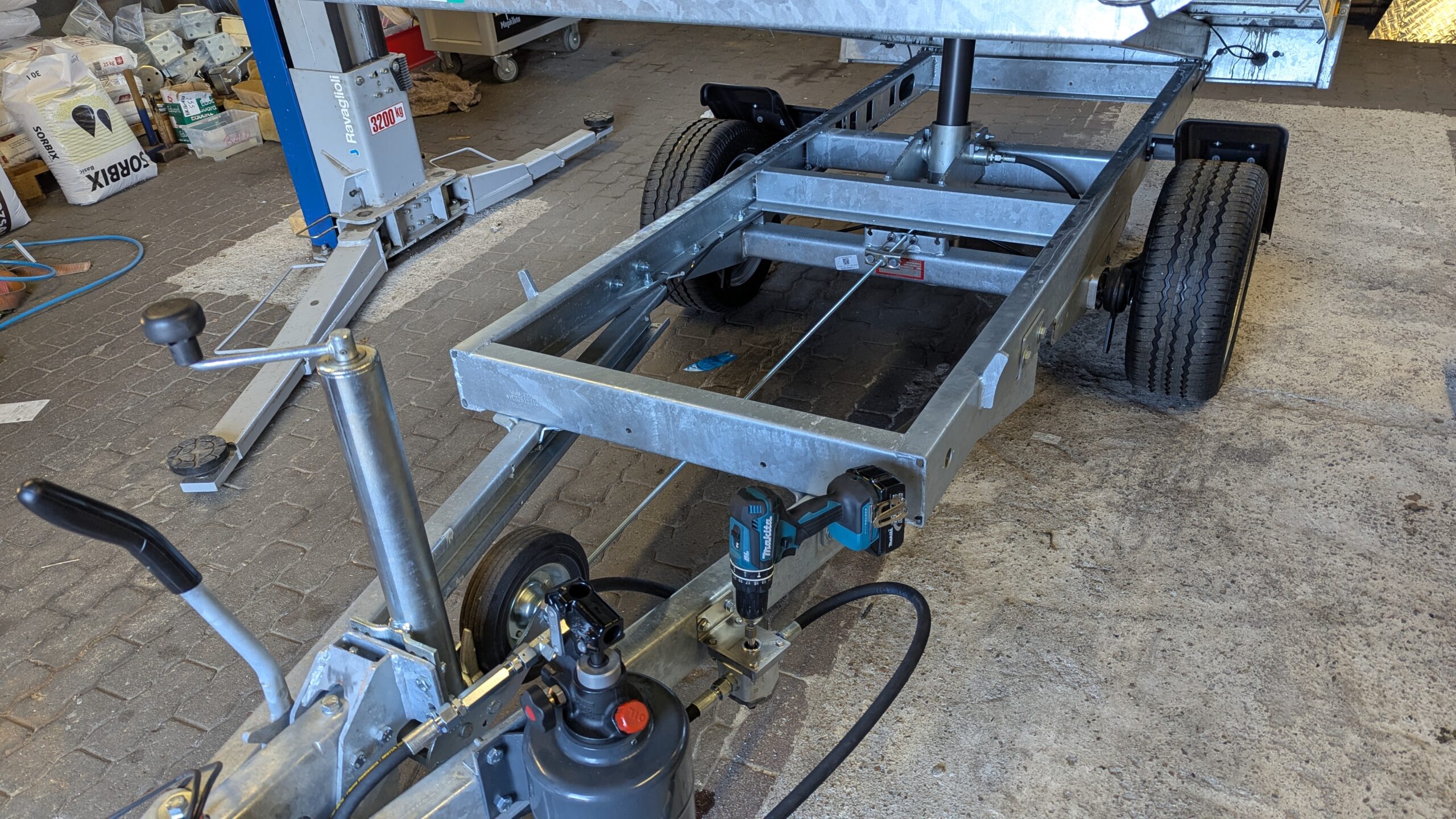 Akkuschrauber Hydraulikpumpe gekippt