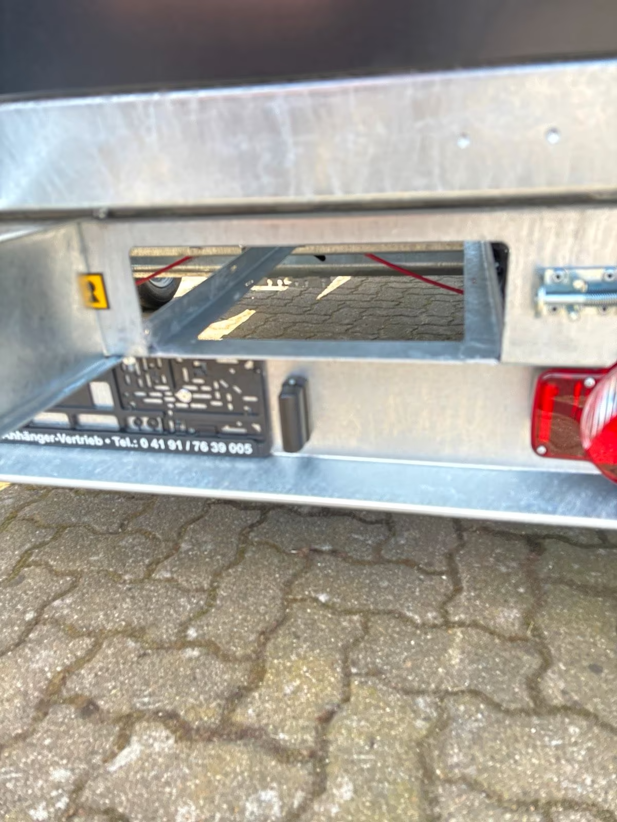 Humbaur 3 seiten inkl. E-Pumpe u. Stahlbordwänden schwarz HTK 3000.31 PKW Anhänger Neufahrzeug – Bild 12