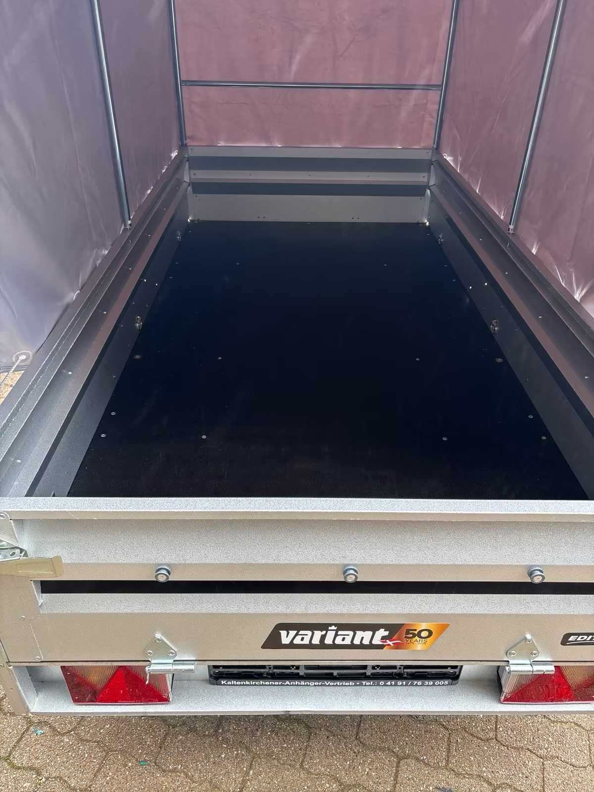 VARIANT 260B EDITION 1000 KG Tieflader mit Hochplane 100 cm 254x124m 1 Achser Neufahrzeug – Bild 2