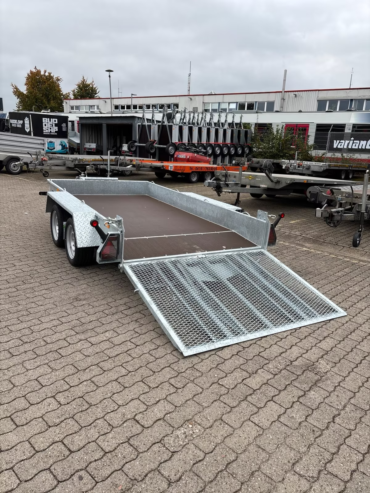 VARIANT 3516 B3 Maschinentransporter 3500 KG mit Heckrampe und Blattfedern PKW Anhänger Neufahrzeug – Bild 2