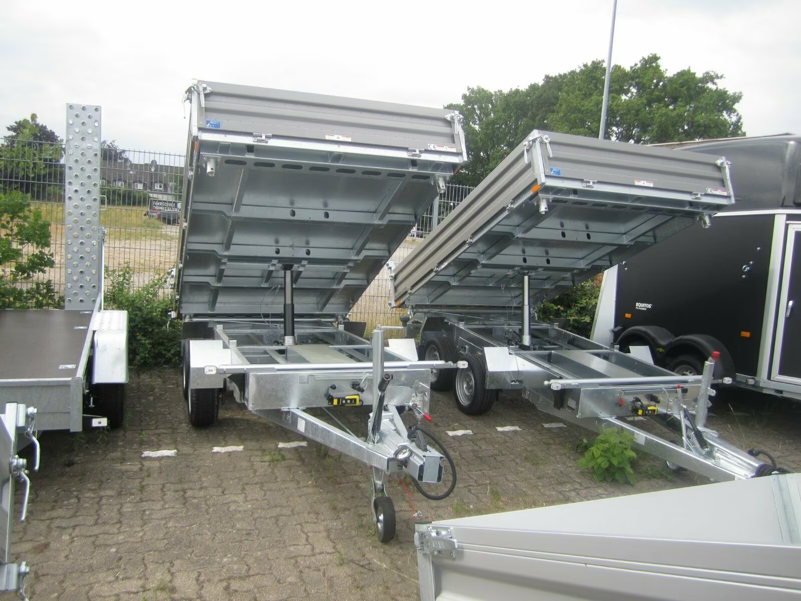 3 Seiten Kipper Humbaur HTK 3000.31 ALU mit E-Pumpe 3000 kg PKW Anhänger – Bild 2