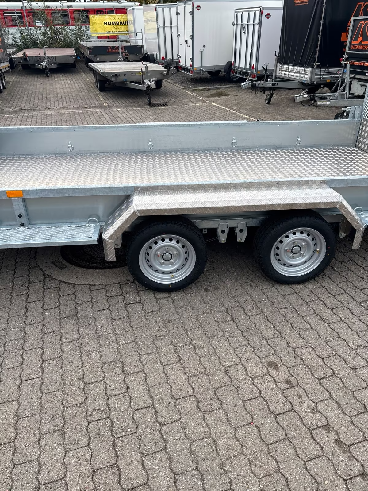 Variant Baumaschinen Anhänger 3518 M4 mit Alu Boden und Heckrampe Neufahrzeug PKW Anhänger – Bild 11