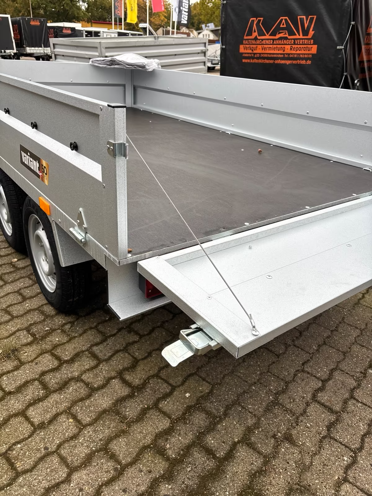 VARIANT 756 A 750KG ungebremster Anhänger Doppelachser mit Flachplane und Stützrad Neufahrzeug PKW Anhänger – Bild 2