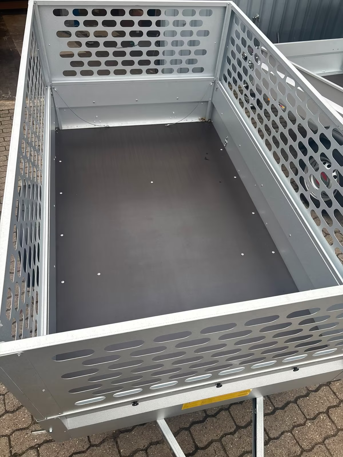 VARIANT 205 S1 750 KG ungebremster Anhänger mit Gitteraufsatz PKW Anhänger Neufahrzeug – Bild 2