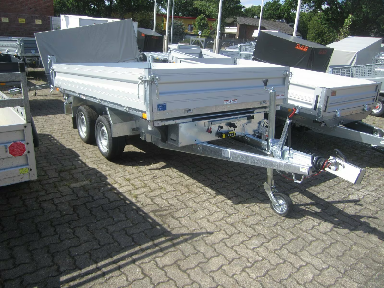3 Seiten Kipper Humbaur HTK 3000.31 ALU mit E-Pumpe 3000 kg PKW Anhänger – Bild 6