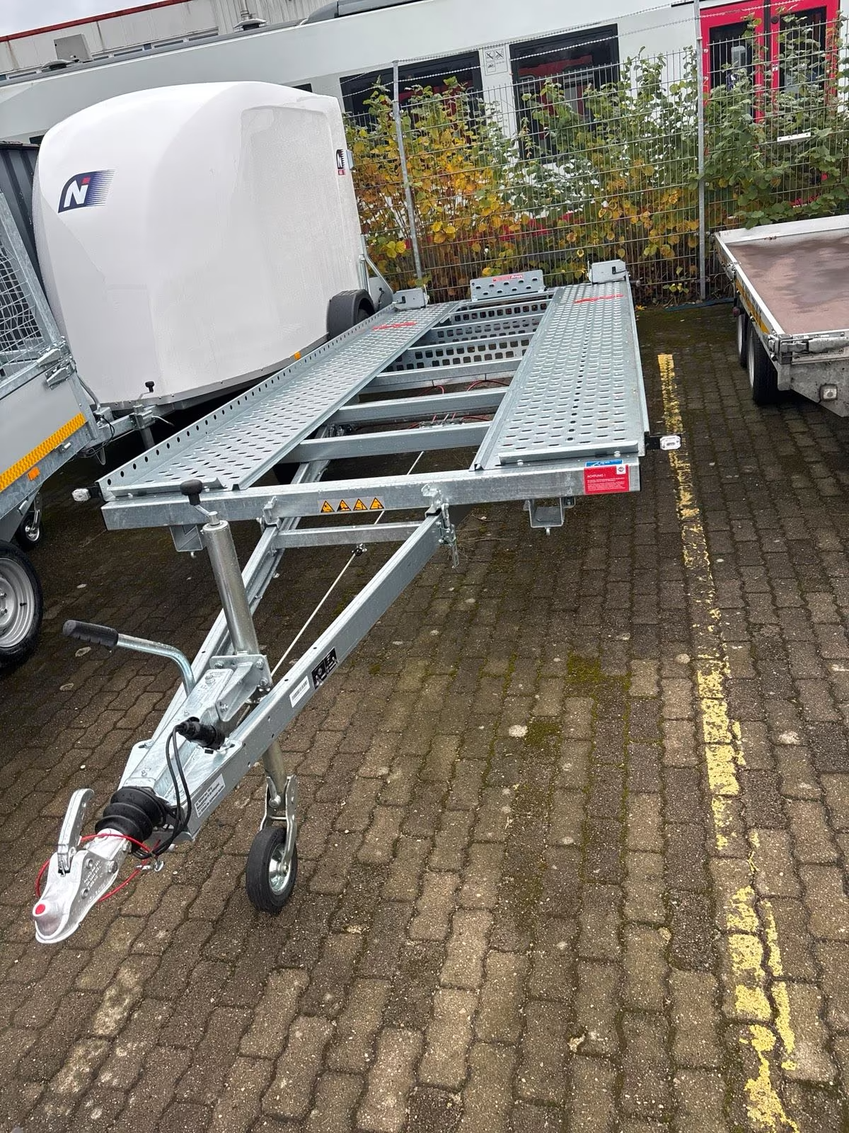 Stema Autotransporter 3000 KG ATOUR ATH 30-49-21.2 Kippbar Ladefläche 4,90x2,03 m Neu PKW Anhänger – Bild 3