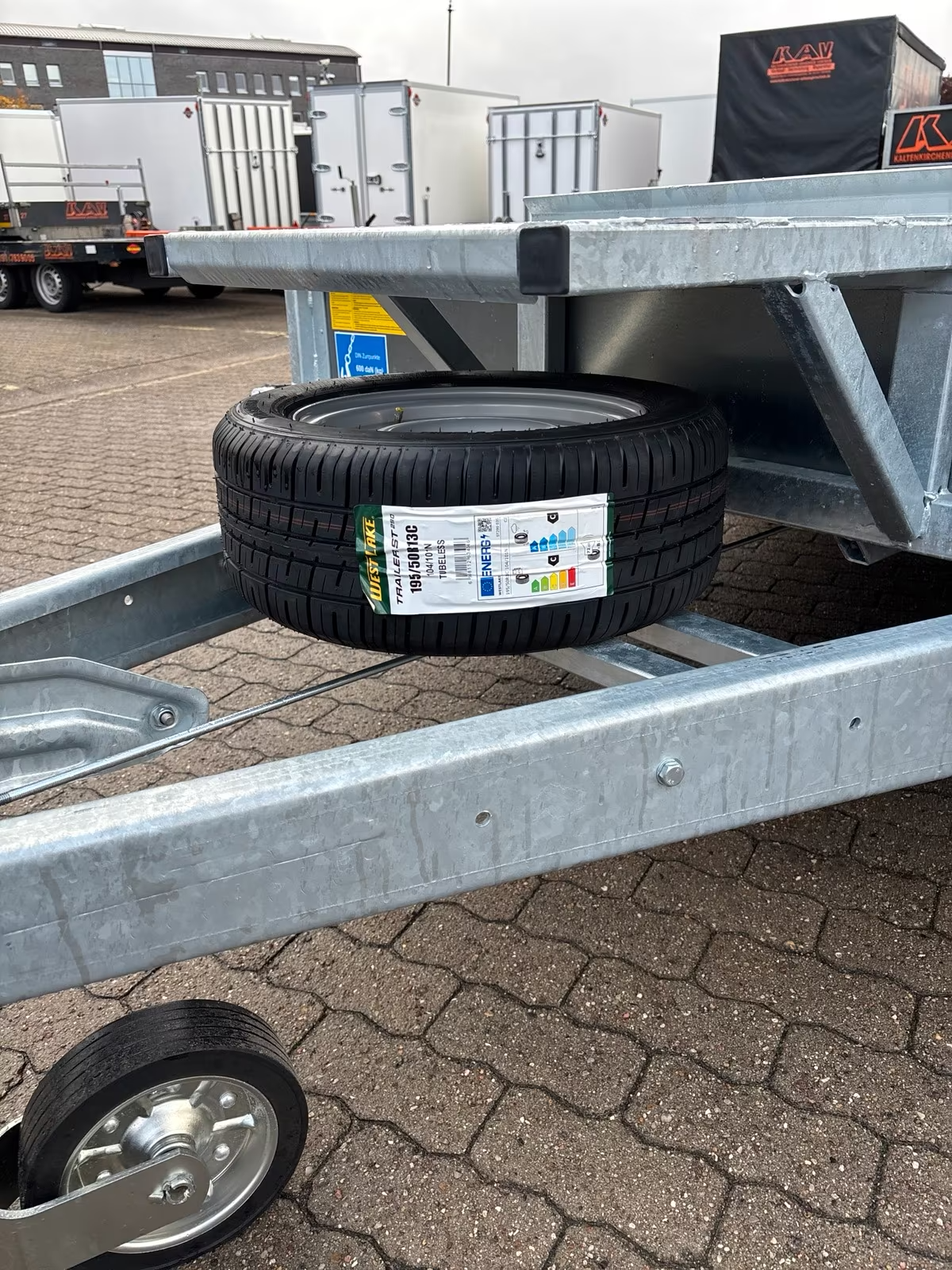 Variant Baumaschinen Anhänger 3518 M4 mit Heckrampe 3500 KG PKW Anhänger Neufahrzeug – Bild 9