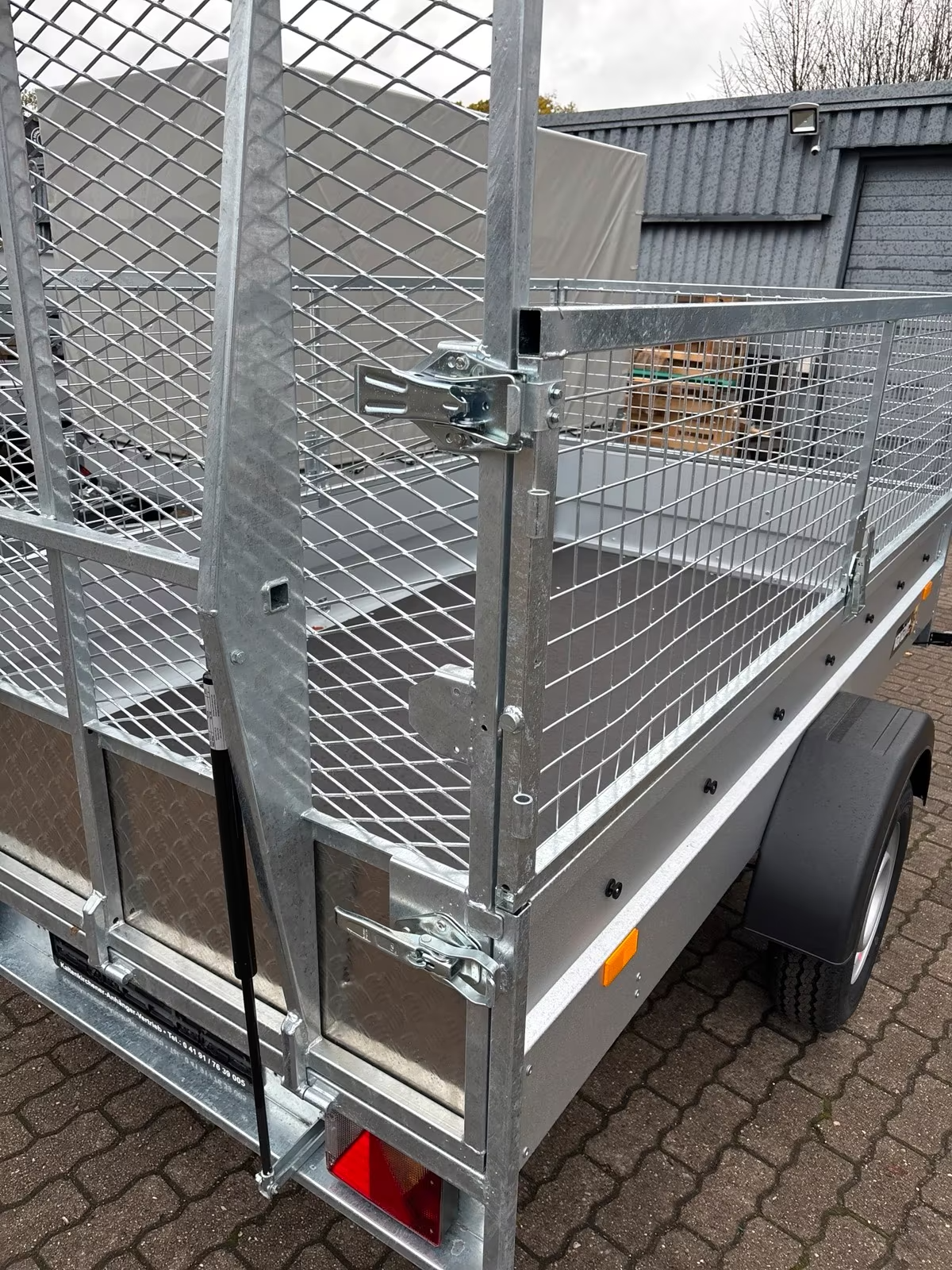 VARIANT 1304 F1 MR 1 Achs Kastenanhänger 257x145 cm 1350 KG mit Heckrampe und Gitteraufsatz Neufahrzeug – Bild 6