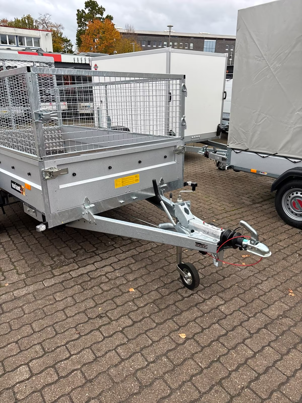 VARIANT 1304 F1 MR 1 Achs Kastenanhänger 257x145 cm 1350 KG mit Heckrampe und Gitteraufsatz Neufahrzeug – Bild 8