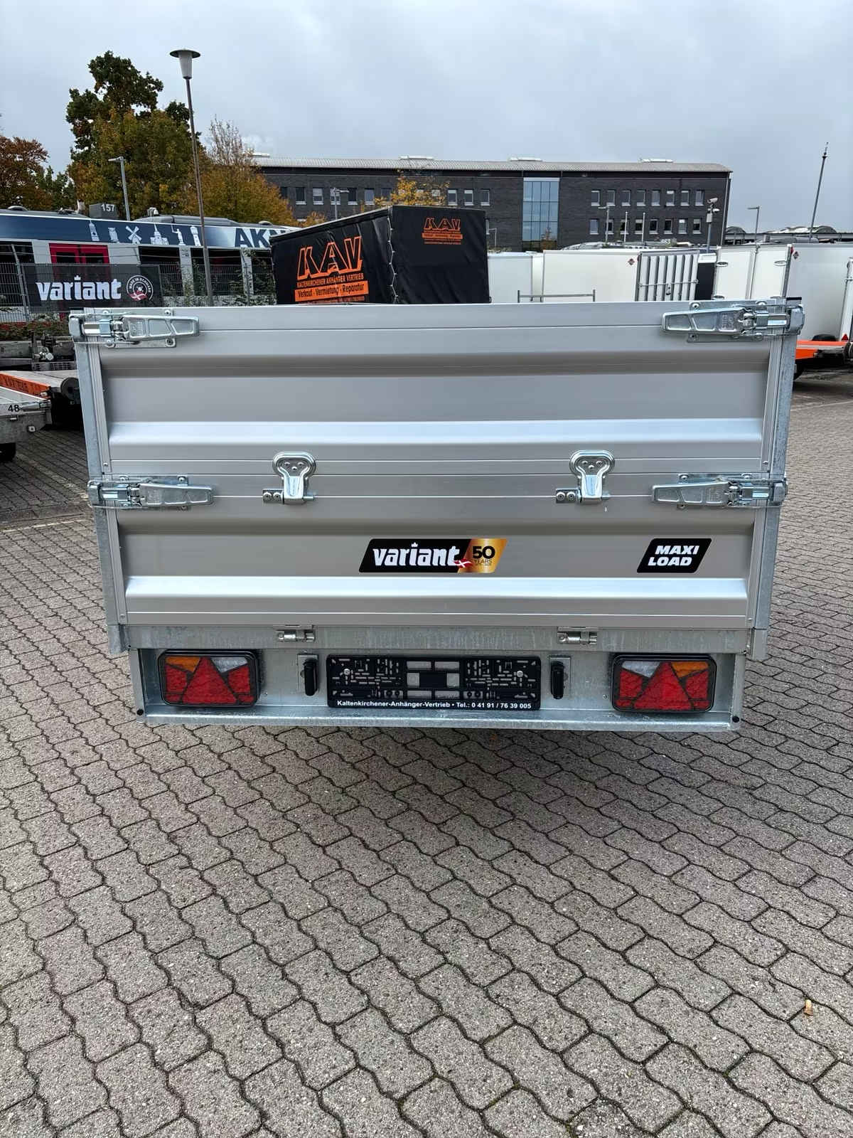 VARIANT 1815 T2 1800 KG Heckkipper mit E-Pumpe und Aluaufsatz 35 cm Ladefläche 254x145 cm. PKW Anhänger Neufahrzeug. Blattfedern. – Bild 6