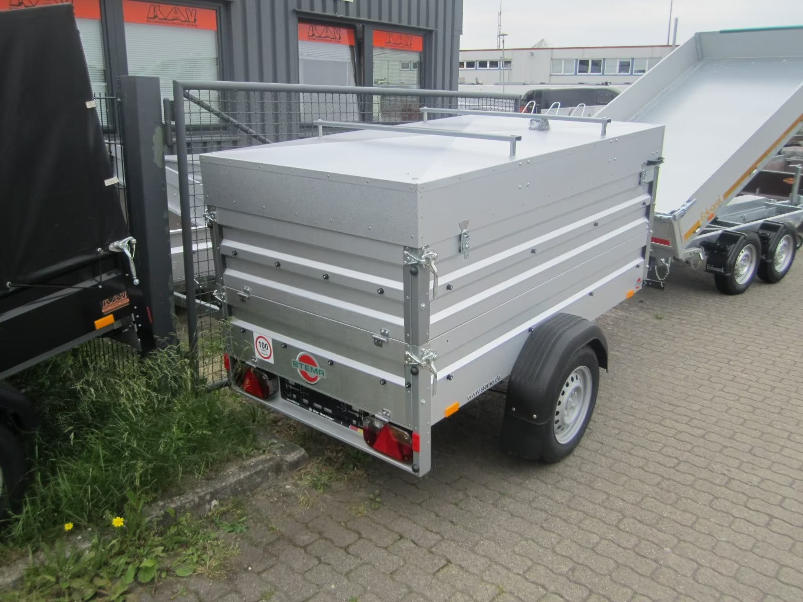 Stema Deckelanhänger 66 cm hoch 100 km/h Neu PKW Anhänger – Bild 3