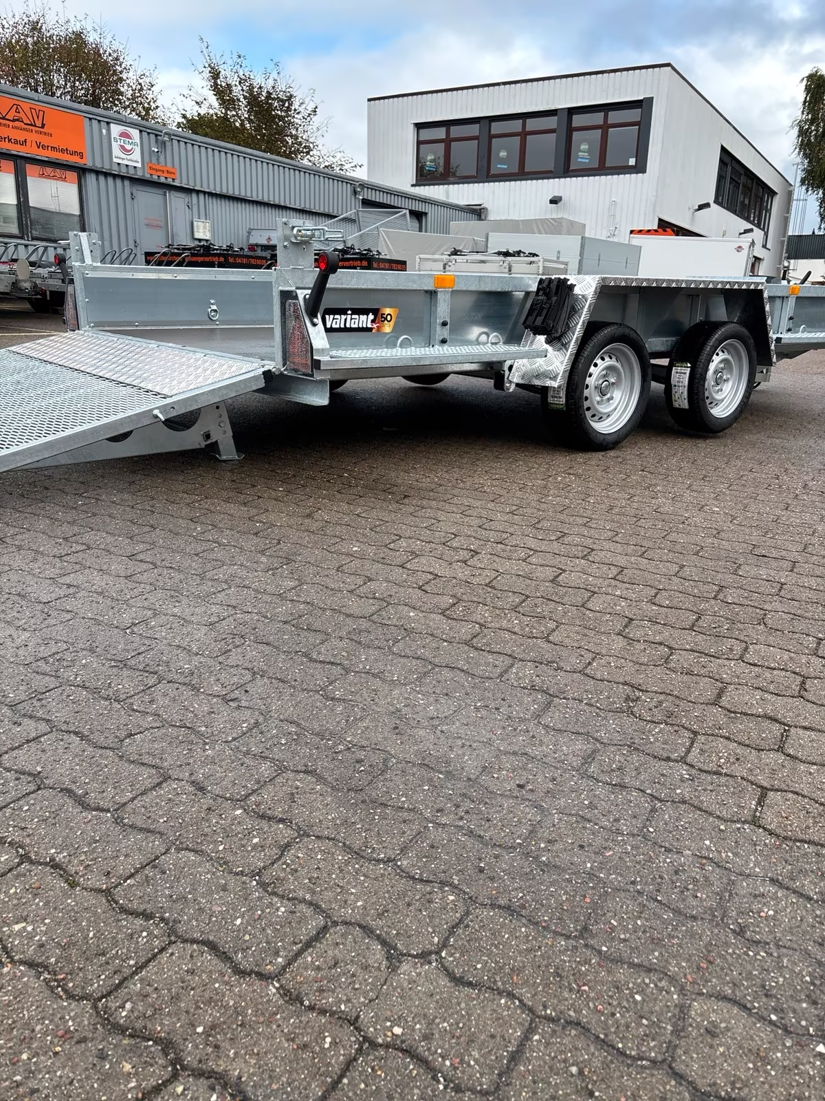 Variant Baumaschinen Anhänger 3518 M4 mit Heckrampe 3500 KG PKW Anhänger Neufahrzeug – Bild 11