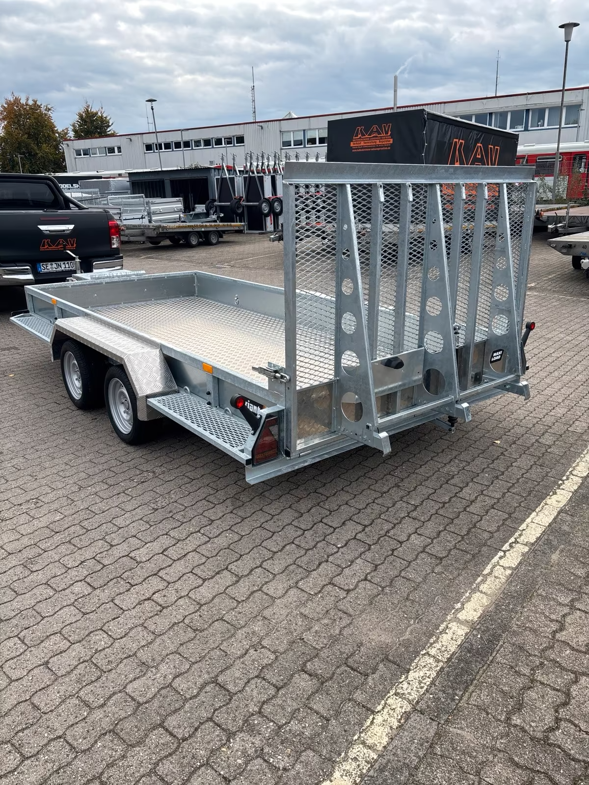 Variant Baumaschienenanhänger mit Aluboden