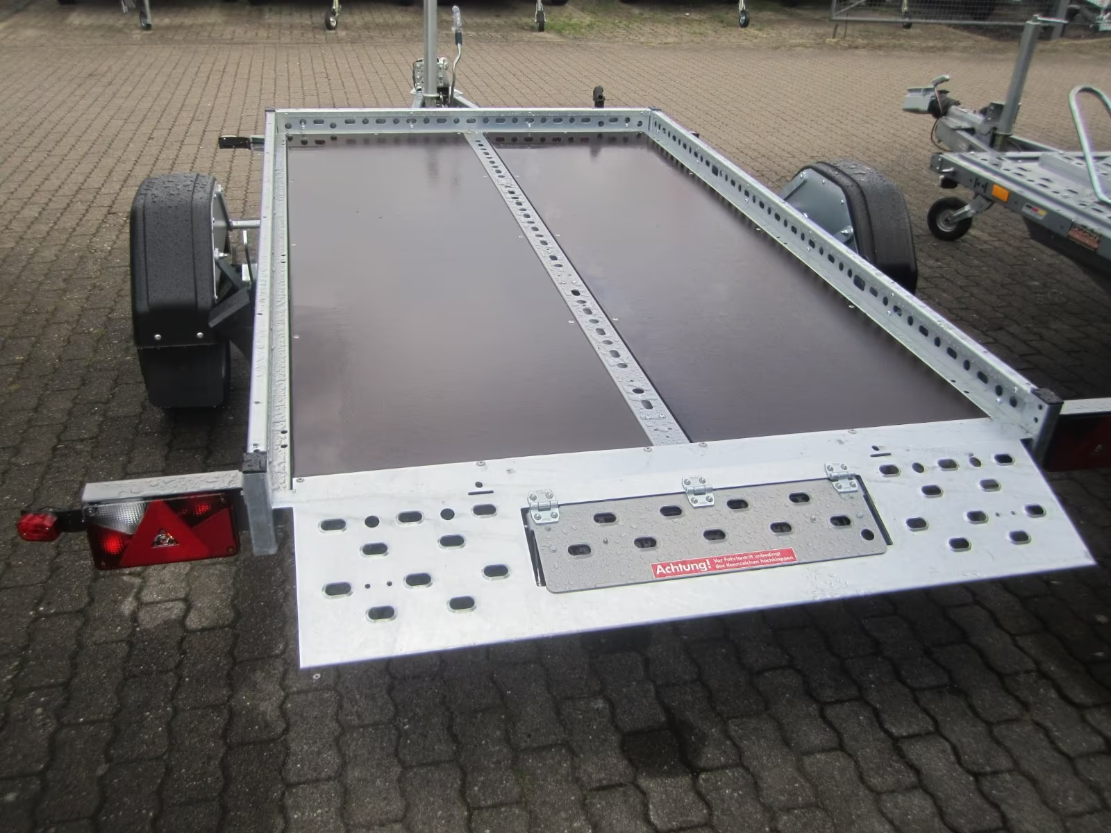 Stema Absenkanhänger 1300 KG neu Pkw Anhänger Neufahrzeug – Bild 3