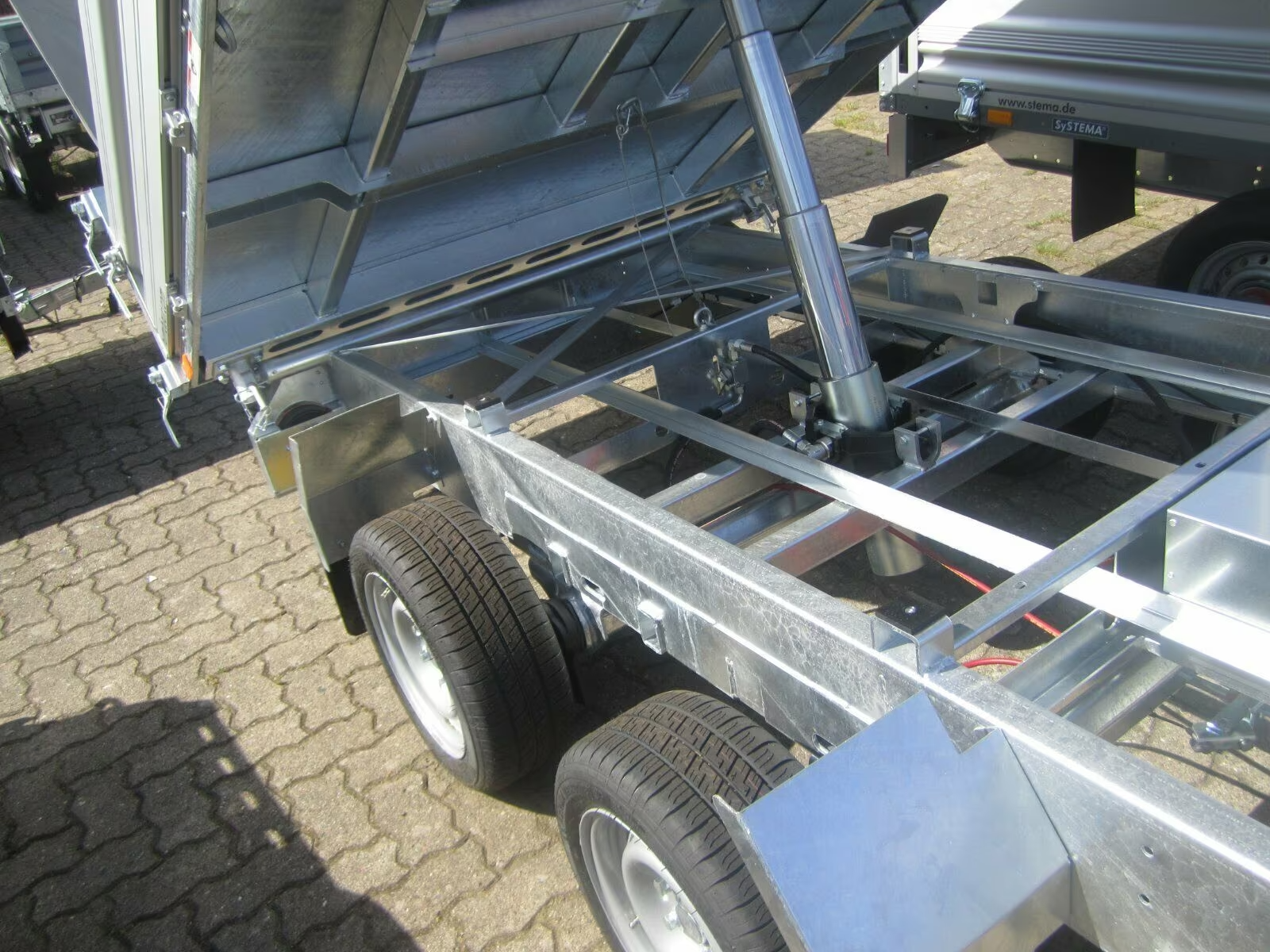 3 Seiten Kipper Humbaur HTK 3000.31 ALU mit E-Pumpe 3000 kg PKW Anhänger – Bild 7