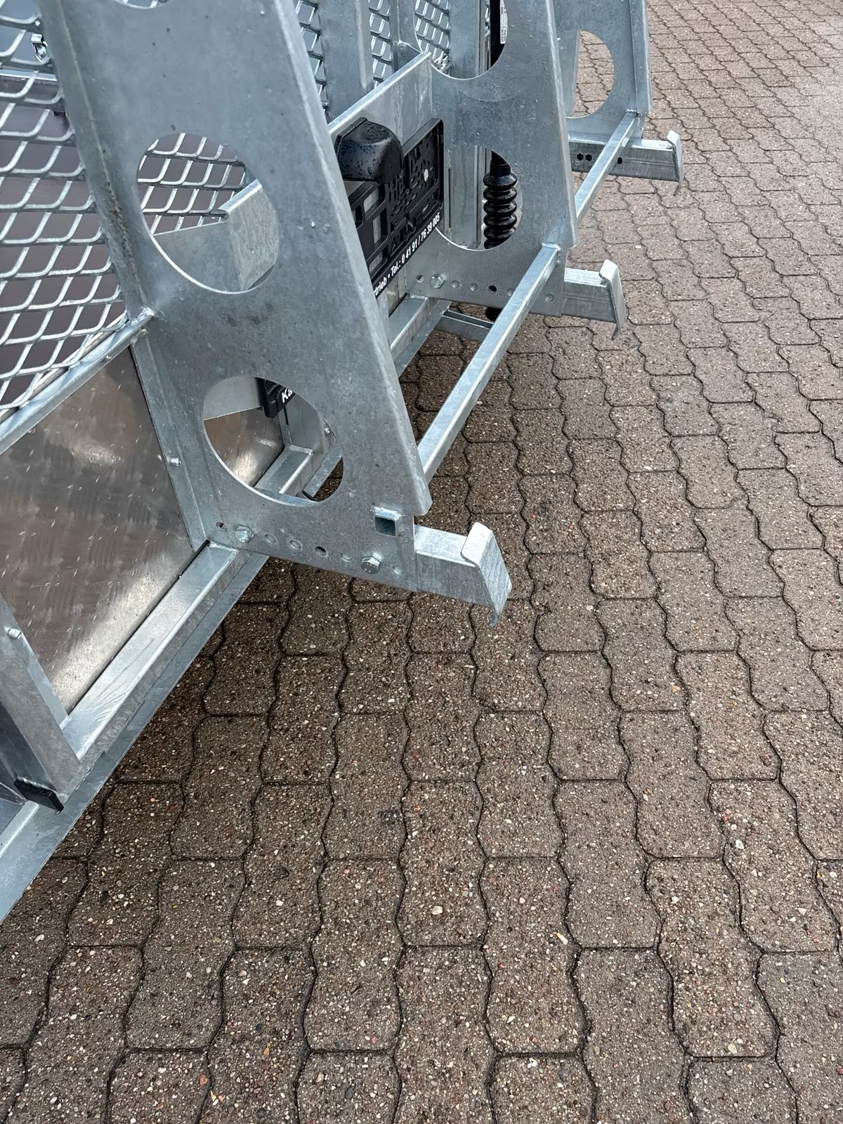 Variant Baumaschinen Anhänger 3518 M4 mit Heckrampe 3500 KG PKW Anhänger Neufahrzeug – Bild 7