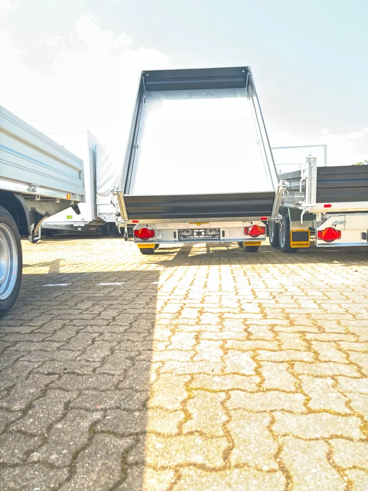 Humbaur 3 seiten inkl. E-Pumpe u. Stahlbordwänden schwarz HTK 3000.31 PKW Anhänger Neufahrzeug – Bild 9