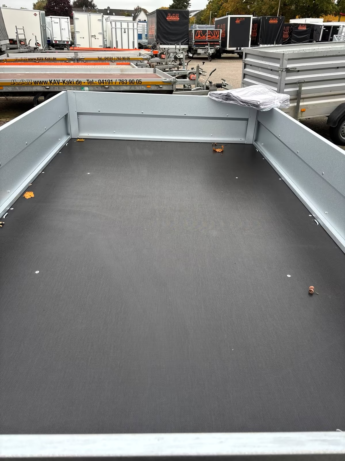 VARIANT 756 A 750KG ungebremster Anhänger Doppelachser mit Flachplane und Stützrad Neufahrzeug PKW Anhänger – Bild 5