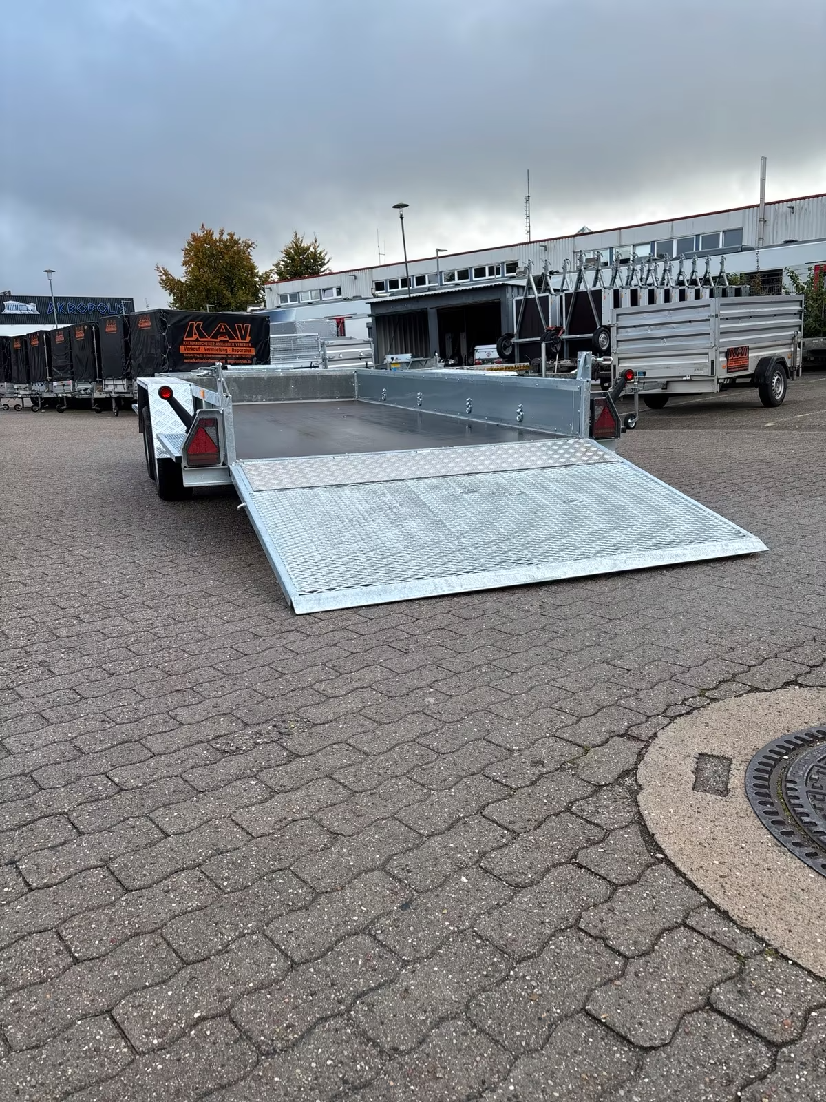 Variant Baumaschinen Anhänger 3518 M4 mit Heckrampe 3500 KG PKW Anhänger Neufahrzeug – Bild 15