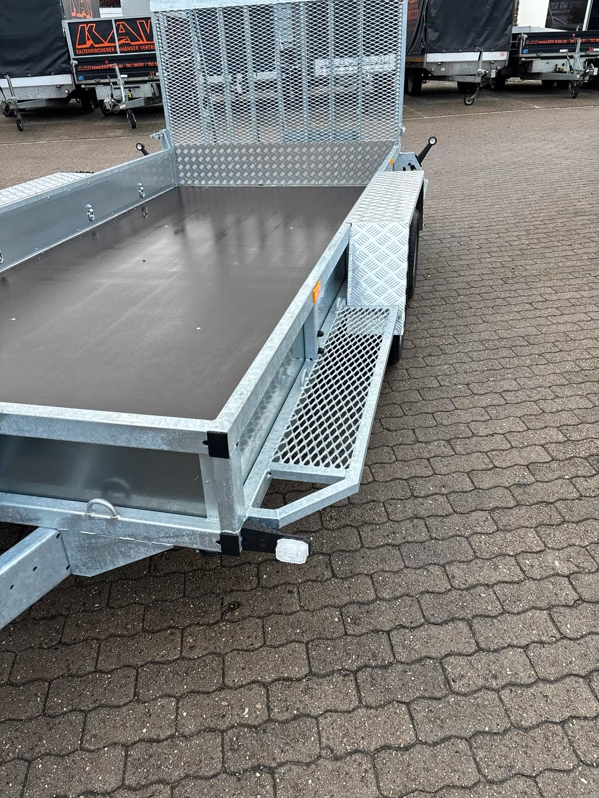 Variant Baumaschinen Anhänger 3518 M4 mit Heckrampe 3500 KG PKW Anhänger Neufahrzeug – Bild 19