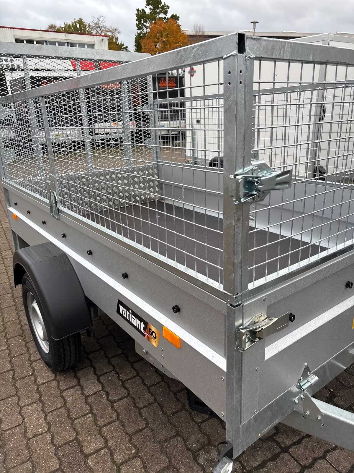 VARIANT 1304 F1 MR 1 Achs Kastenanhänger 257x145 cm 1350 KG mit Heckrampe und Gitteraufsatz Neufahrzeug – Bild 10