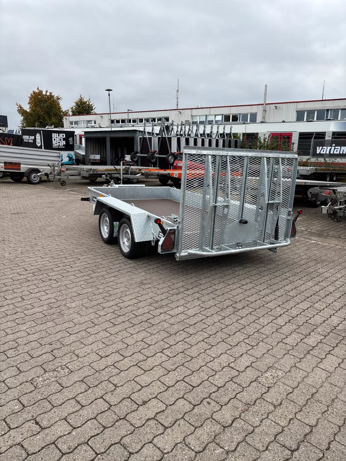 VARIANT 3516 B3 Maschinentransporter 3500 KG mit Heckrampe und Blattfedern PKW Anhänger Neufahrzeug – Bild 8