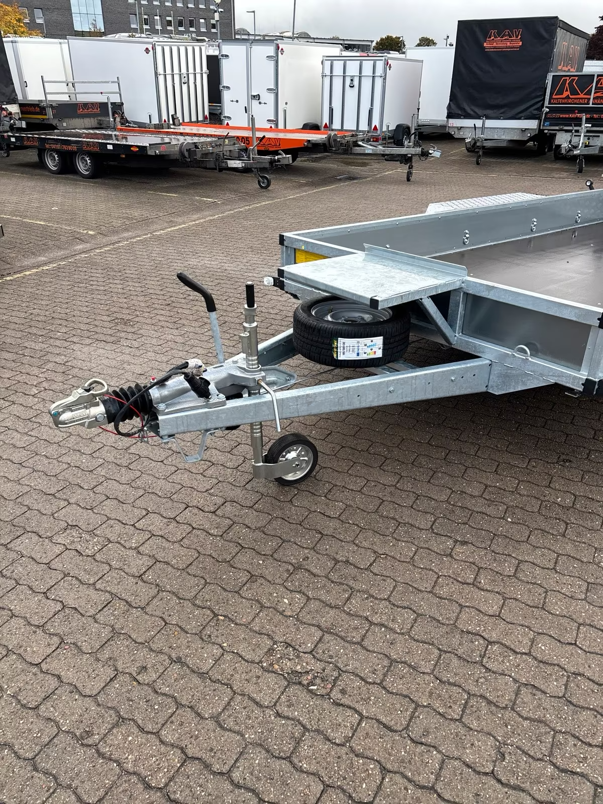 Variant Baumaschinen Anhänger 3518 M4 mit Heckrampe 3500 KG PKW Anhänger Neufahrzeug – Bild 20