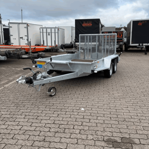 Variant Baumaschienenanhänger mit Rampe