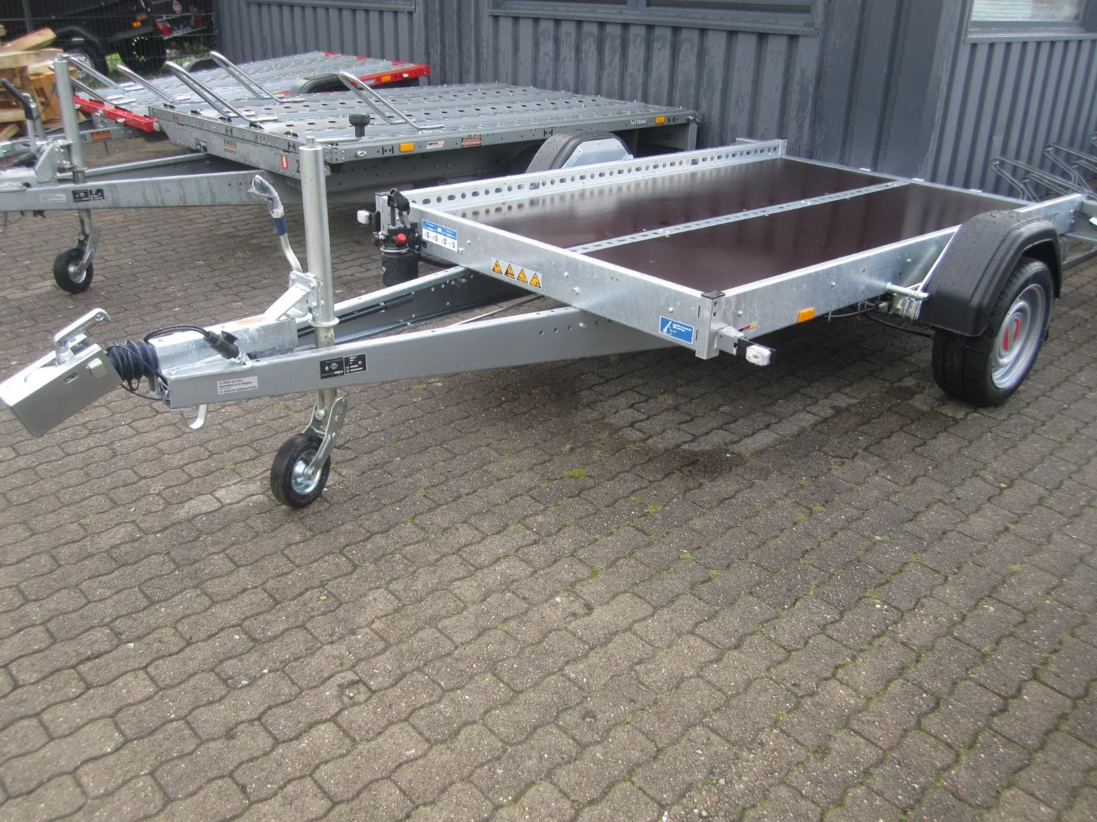 Stema Absenkanhänger 1300 KG neu Pkw Anhänger Neufahrzeug – Bild 6