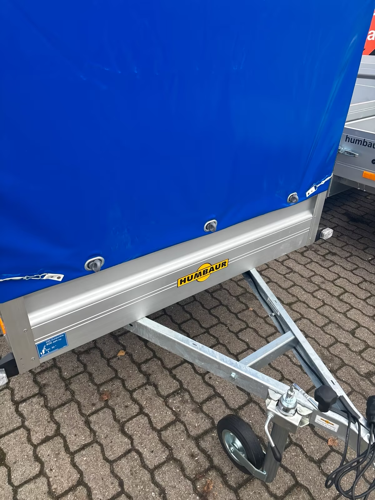 Humbaur Planen Anhänger 750 KG 2,51x1,31 m Innen Höhe 160 cm Tieflader PKW Anhänger Neu – Bild 8