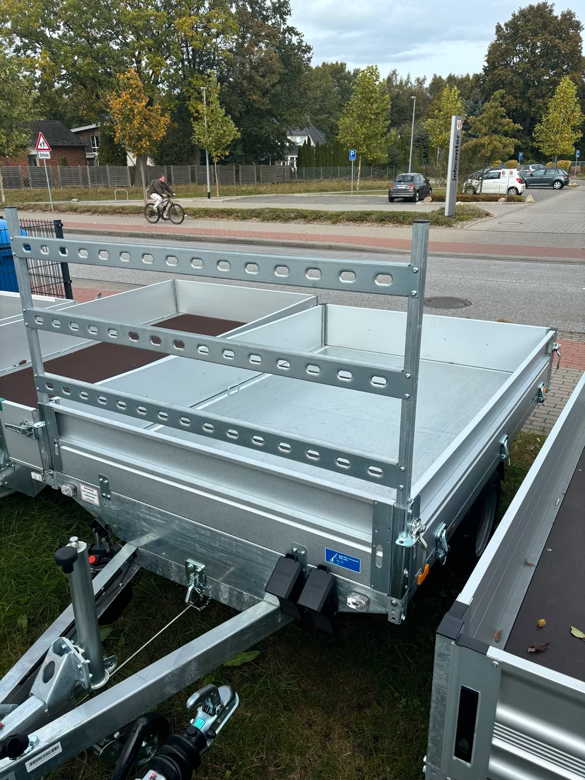 Stema Heckkipper Akku Pumpe 1300 KG PKW Anhänger Messepreis – Bild 2