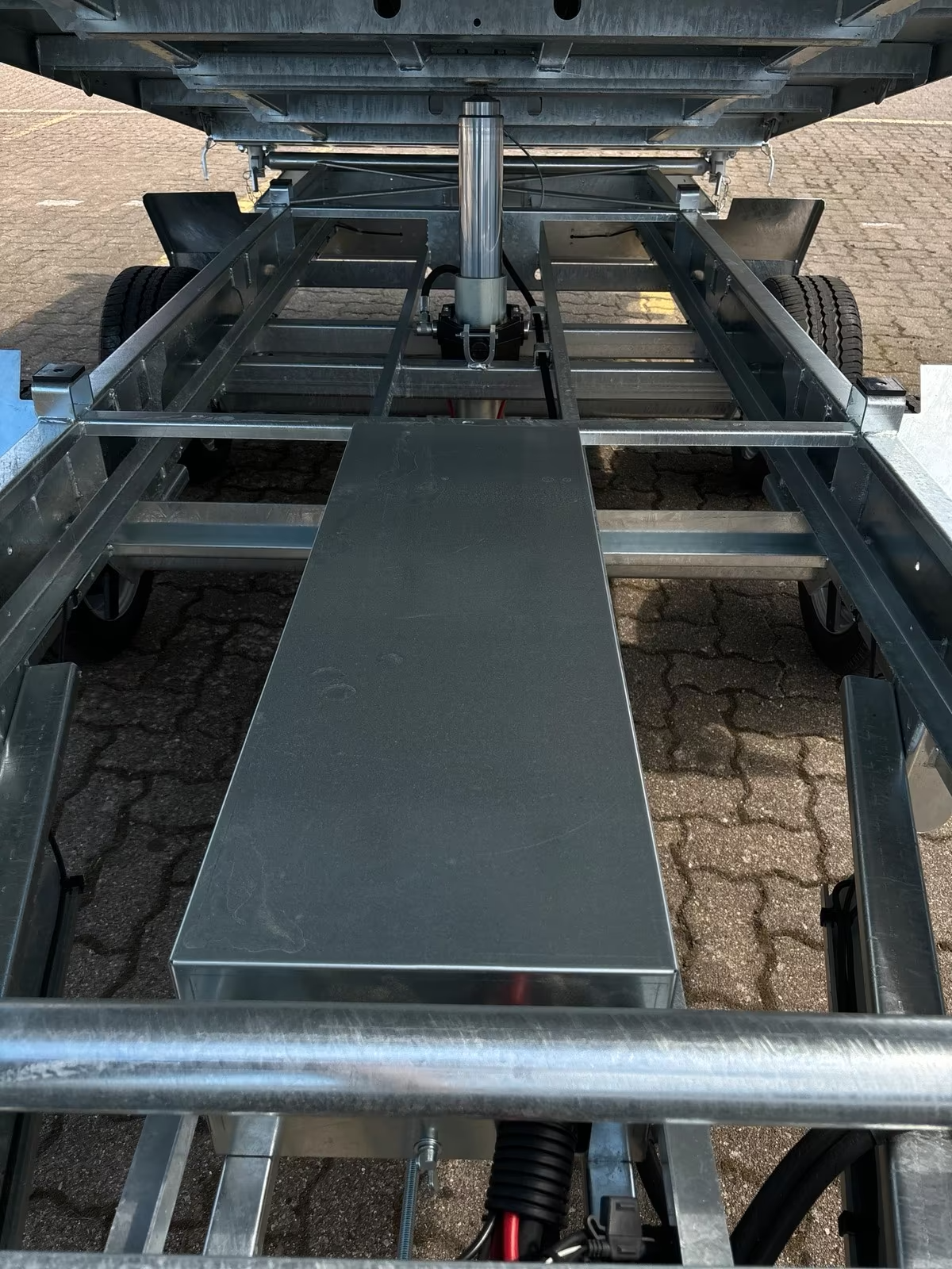 Humbaur 3 Seitenkipper HTK 3500.37 Stahlbordwände schwarz E-Pumpe PKW Anhänger Neu – Bild 5