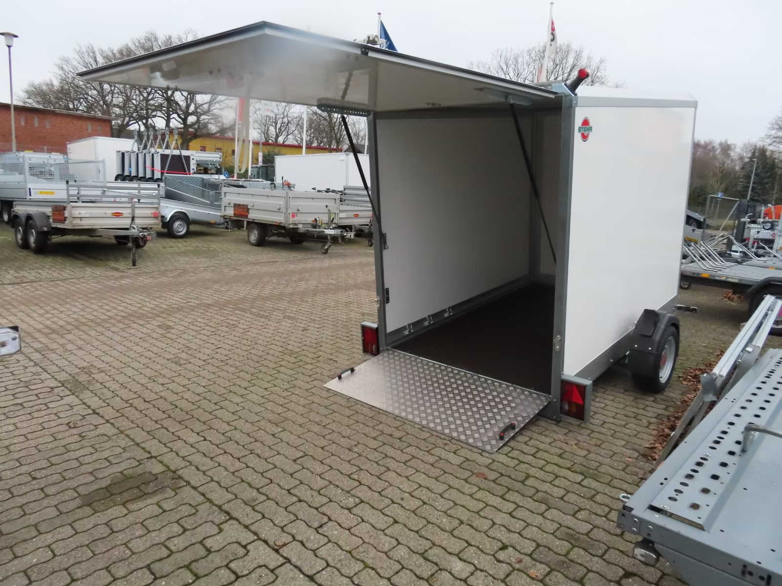 Stema Absenkbarer Koffer Anhänger PKW Anhänger