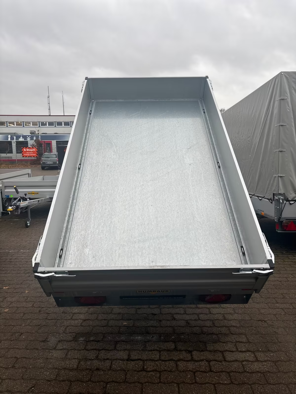 Humbaur 1 Achs Heckkipper 1500 KG 2,68x1,50 m Handpumpe PKW Anhänger Neufahrzeug – Bild 6