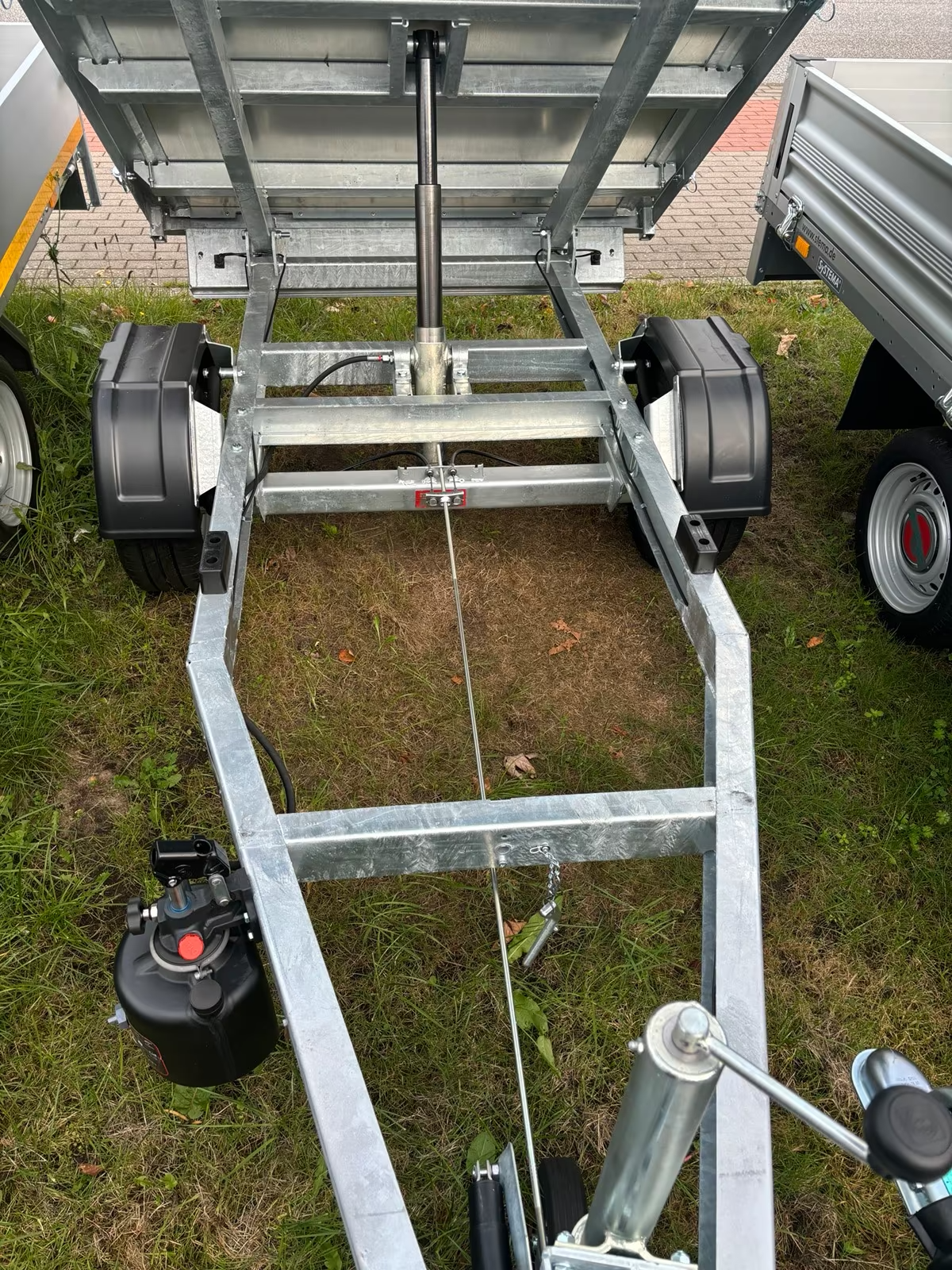 Stema Heckkipper Akku Pumpe 1300 KG PKW Anhänger Messepreis – Bild 4