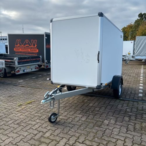 VARIANT 713 C2 BASIC – 2,58x1,28 m Innen Höhe 1,57 m 750 KG GESCHLOSSENER KOFFERANHÄNGER mit Hecktüren Neufahrzeug PKW Anhänger